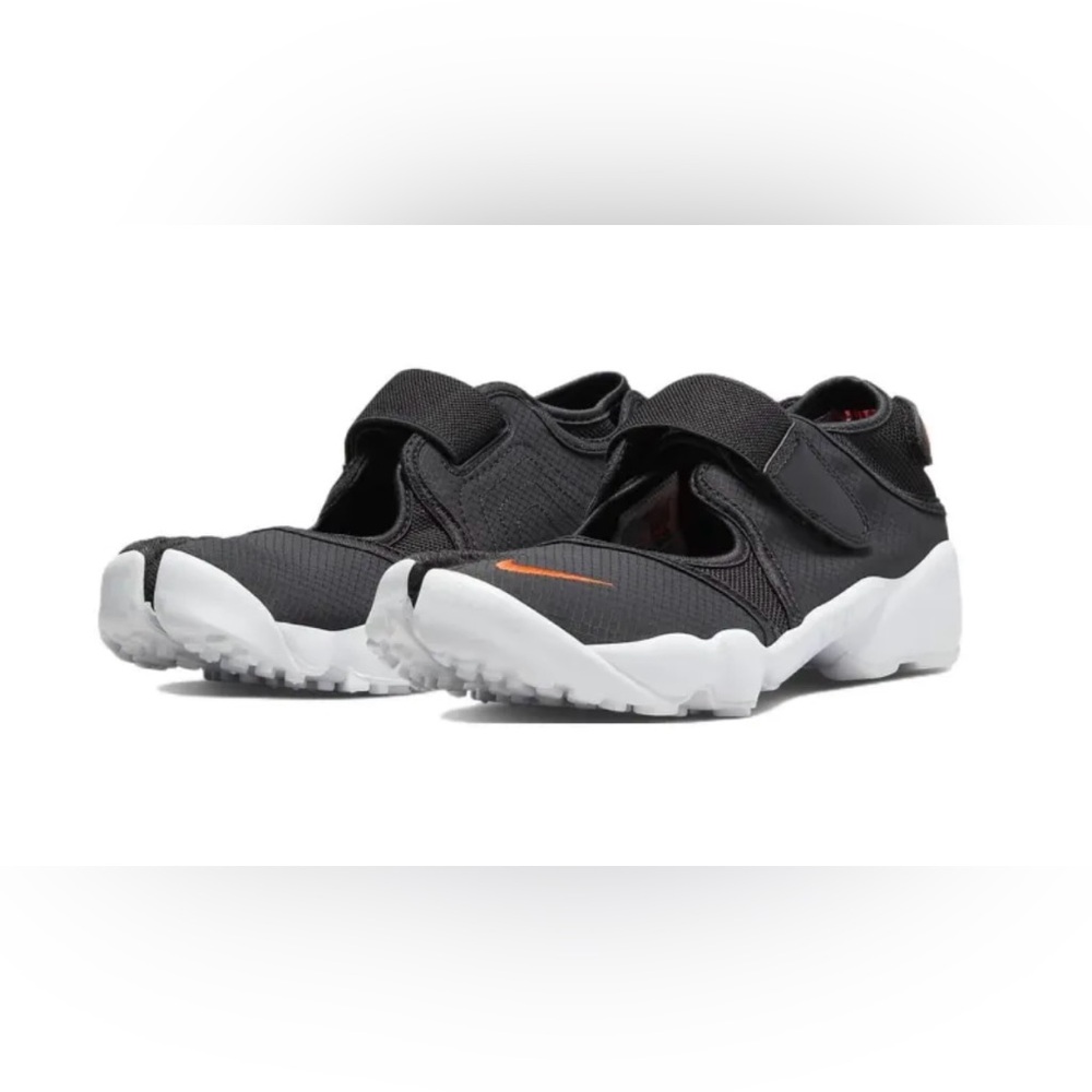 Nike Air Rift tabi strap sneakers size 7
